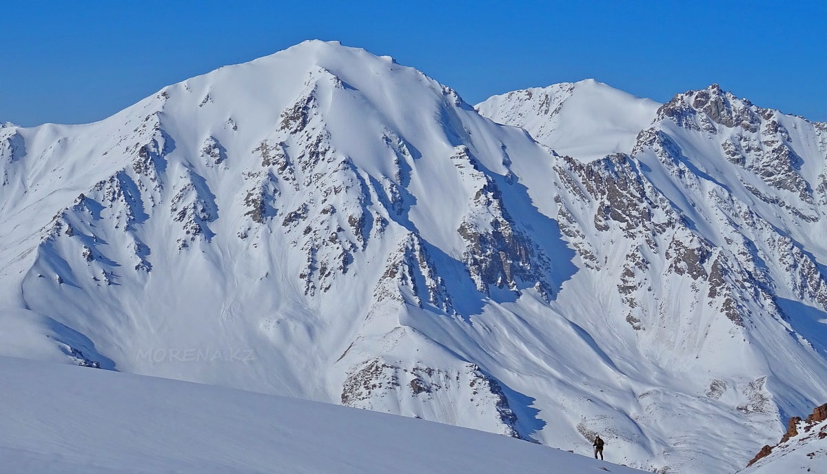 пик озерный